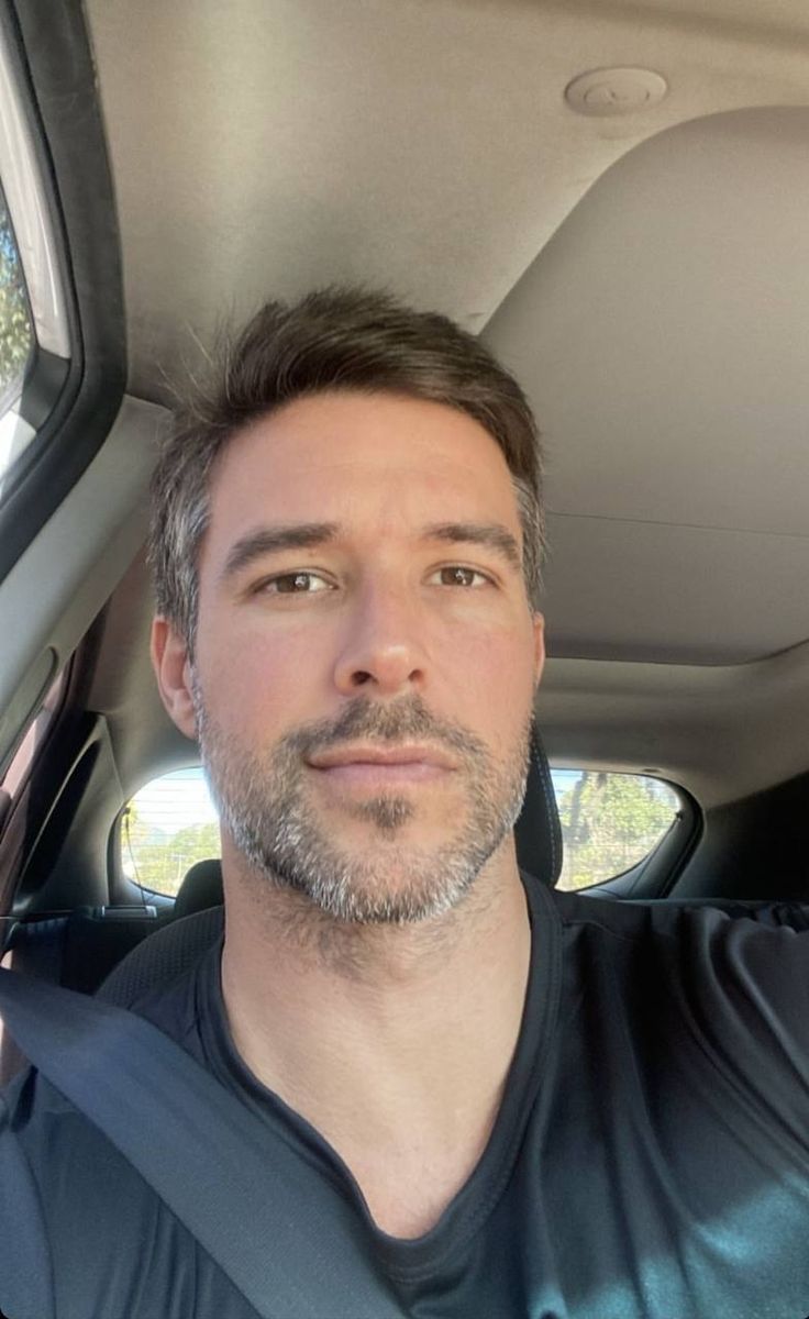 <em><strong>Andrés Ramos</strong></em>